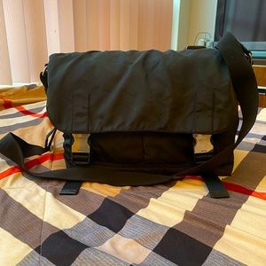 🌸🌸🌸Authentic camo black Prada Sling🌸🌸🌸sold by pick up🌸🌸